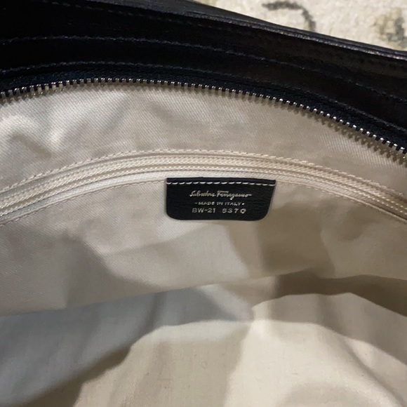 💕 Salvatore Ferragamo Italian black leather large satchel BW-21 5370 gorgeous💕 - Picture 13 of 14